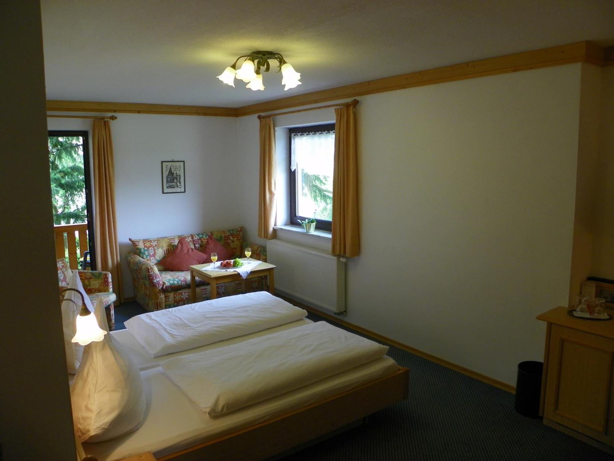 Landhotel Steigerwaldhaus Burghaslach Экстерьер фото