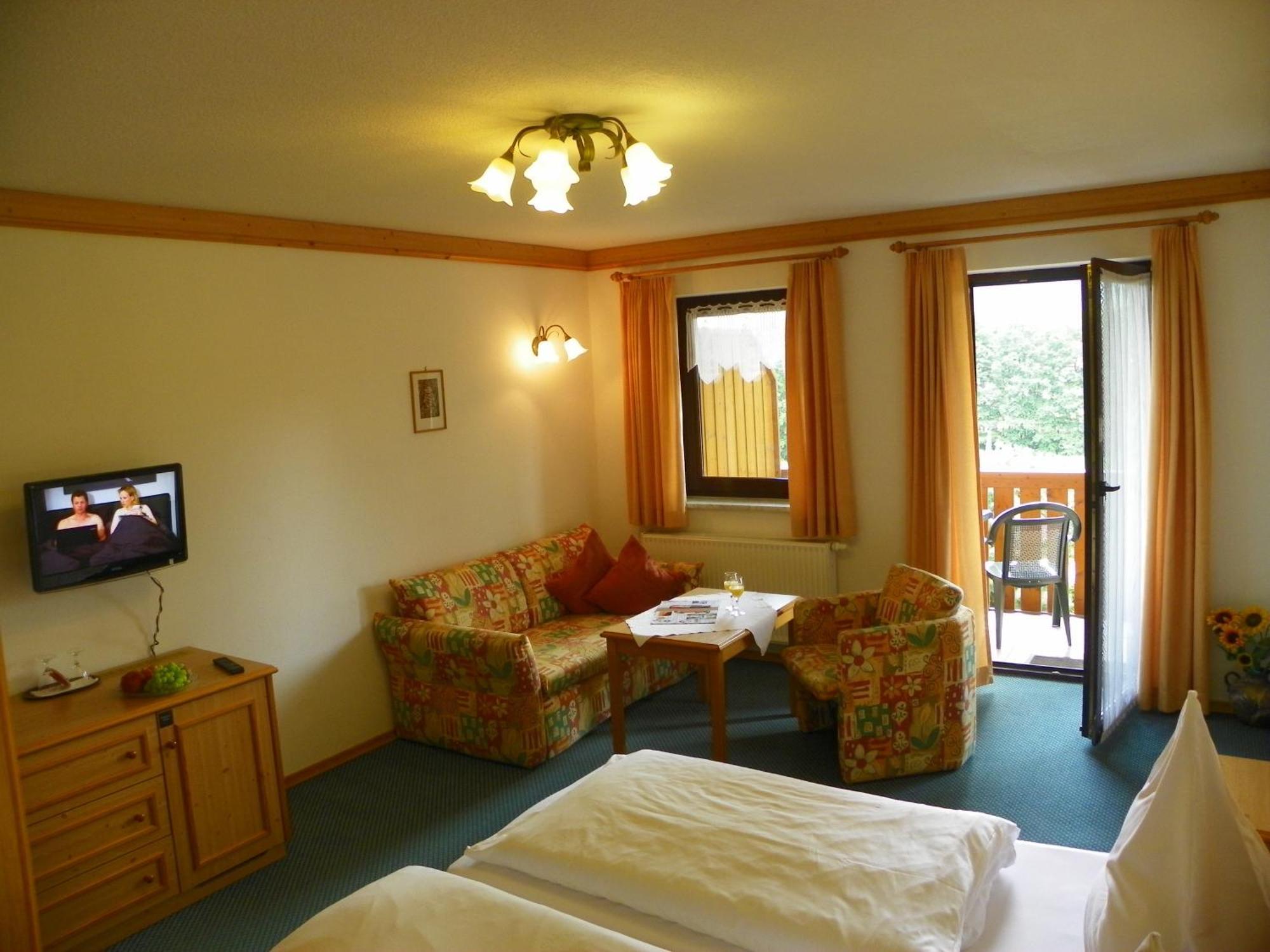 Landhotel Steigerwaldhaus Burghaslach Экстерьер фото