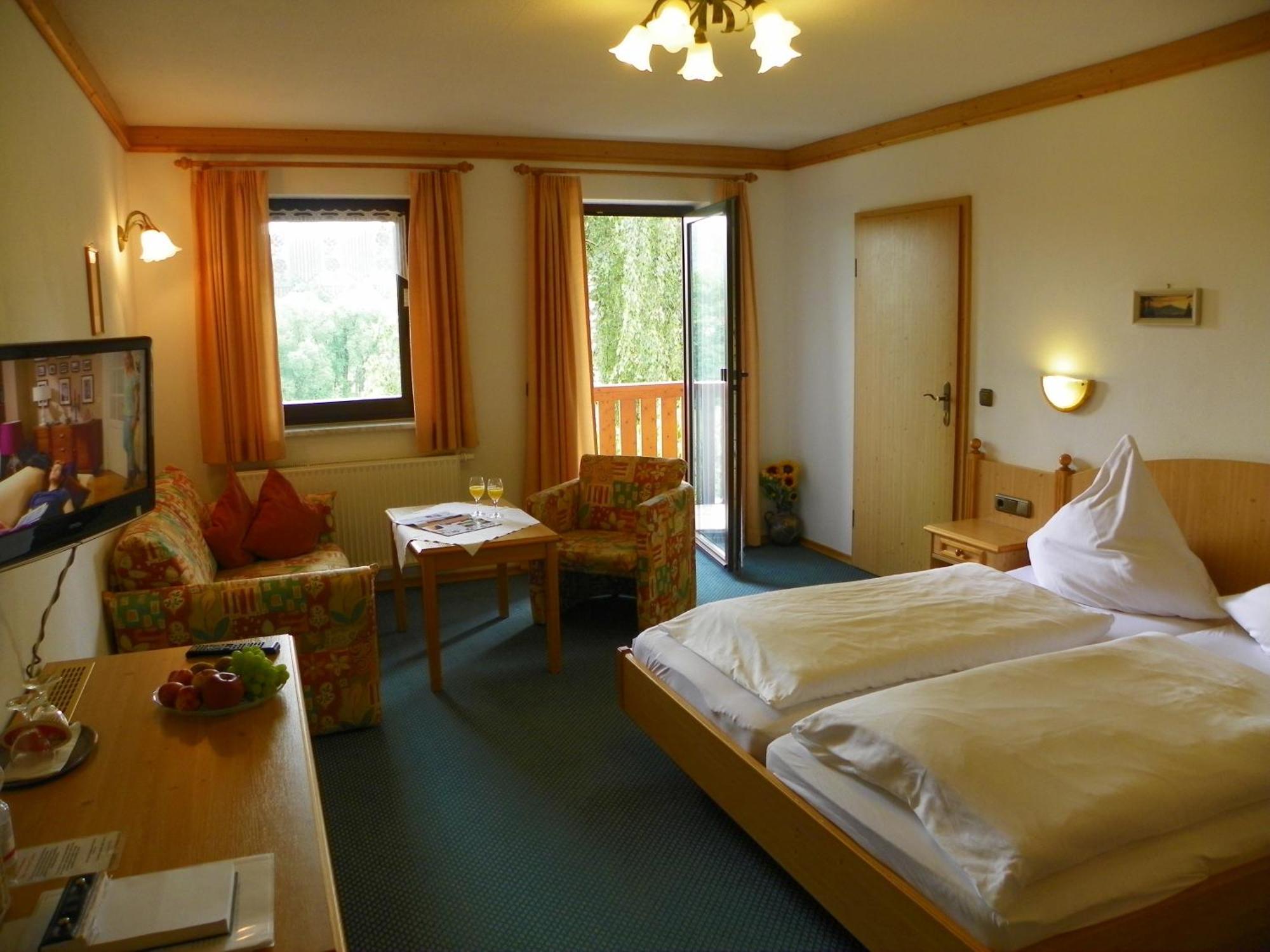 Landhotel Steigerwaldhaus Burghaslach Экстерьер фото